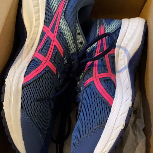 ASICS - Picture 2 of 2